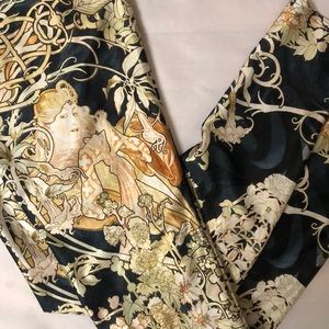 Medium Alphonse Mucha Print Blackmilk Leggings